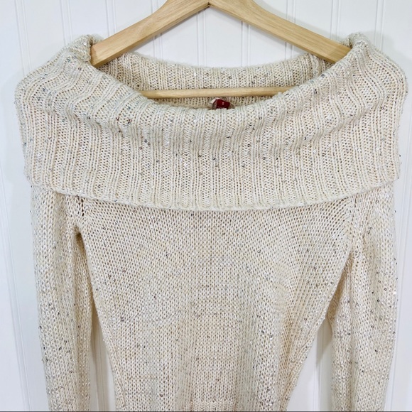 Lei Sweater - Picture 6 of 7